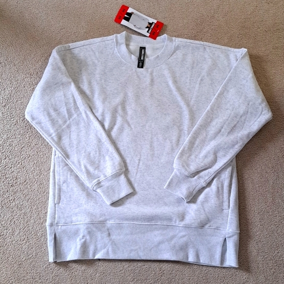 Kirkland Signature Sweatshirt Crewneck Cozy Fleece Lined Medium Light Grey Top - Picture 12 of 12